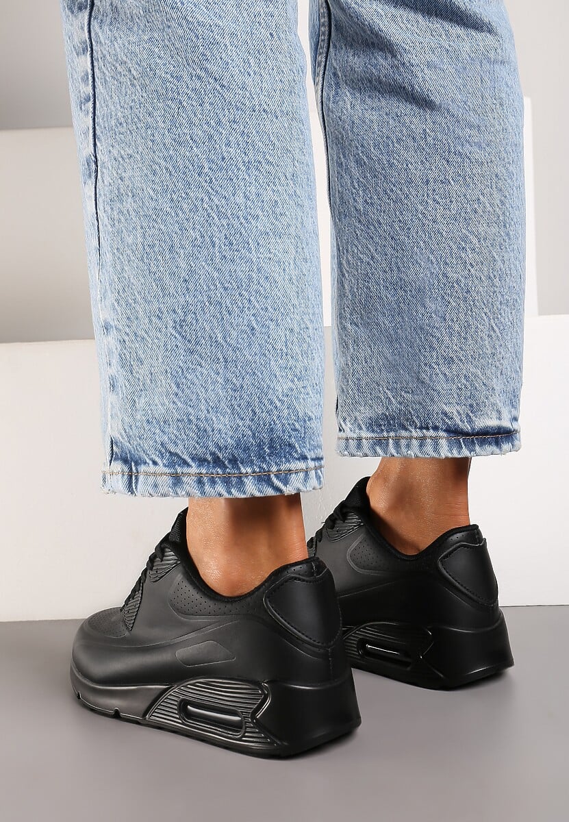 Czarne Casualowe Sneakersy na Płaskiej Podeszwie Ozdobione Perforacją i Transparentną Wstawką Dunelia