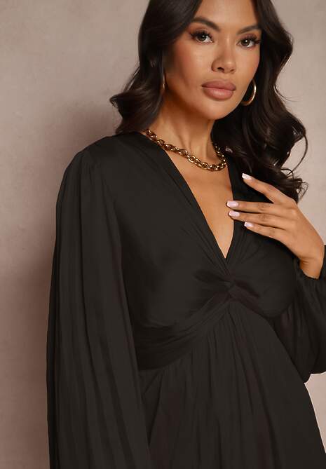 Czarna Sukienka o Rozkloszowanym Kroju z Plisami i Marszczeniem Alaretia