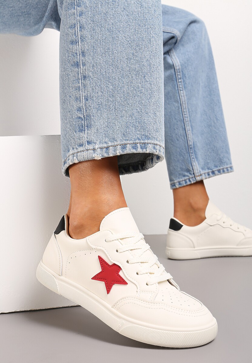 Beżowe Sneakersy z Perforacją na Nosku Ozdobione Gwiazdką Hipatia