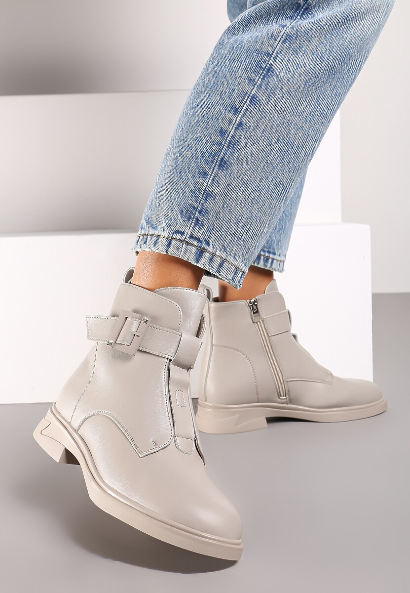 Beżowe Płaskie Botki Sztyblety Wykończone Klamrą z Regulacją Mivanella