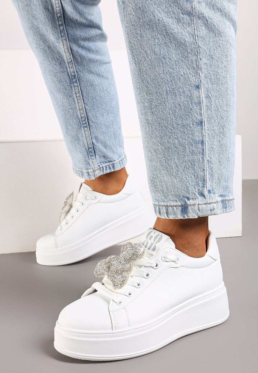 Białe Sneakersy Ozdobione Brokatowym Misiem Nevithaya