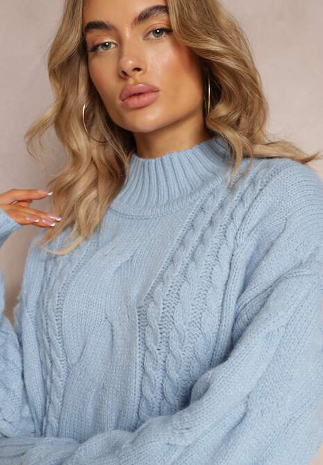Jasnoniebieski Długi Sweter o Luźnym Kroju z Warkoczykowym Splotem Penerria