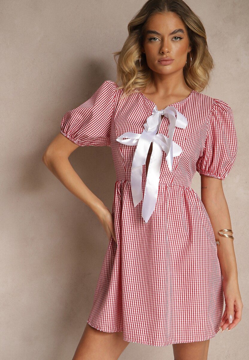 Czarna Retro Sukienka w Kratkę Vichy o Rozkloszowanym Kroju z Wiązaniem Temarea