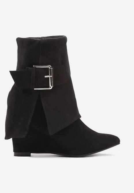 Czarne Botki na Koturnie z Cholewką Imitującą Nogawkę z Paskiem i Klamrą Miarielle