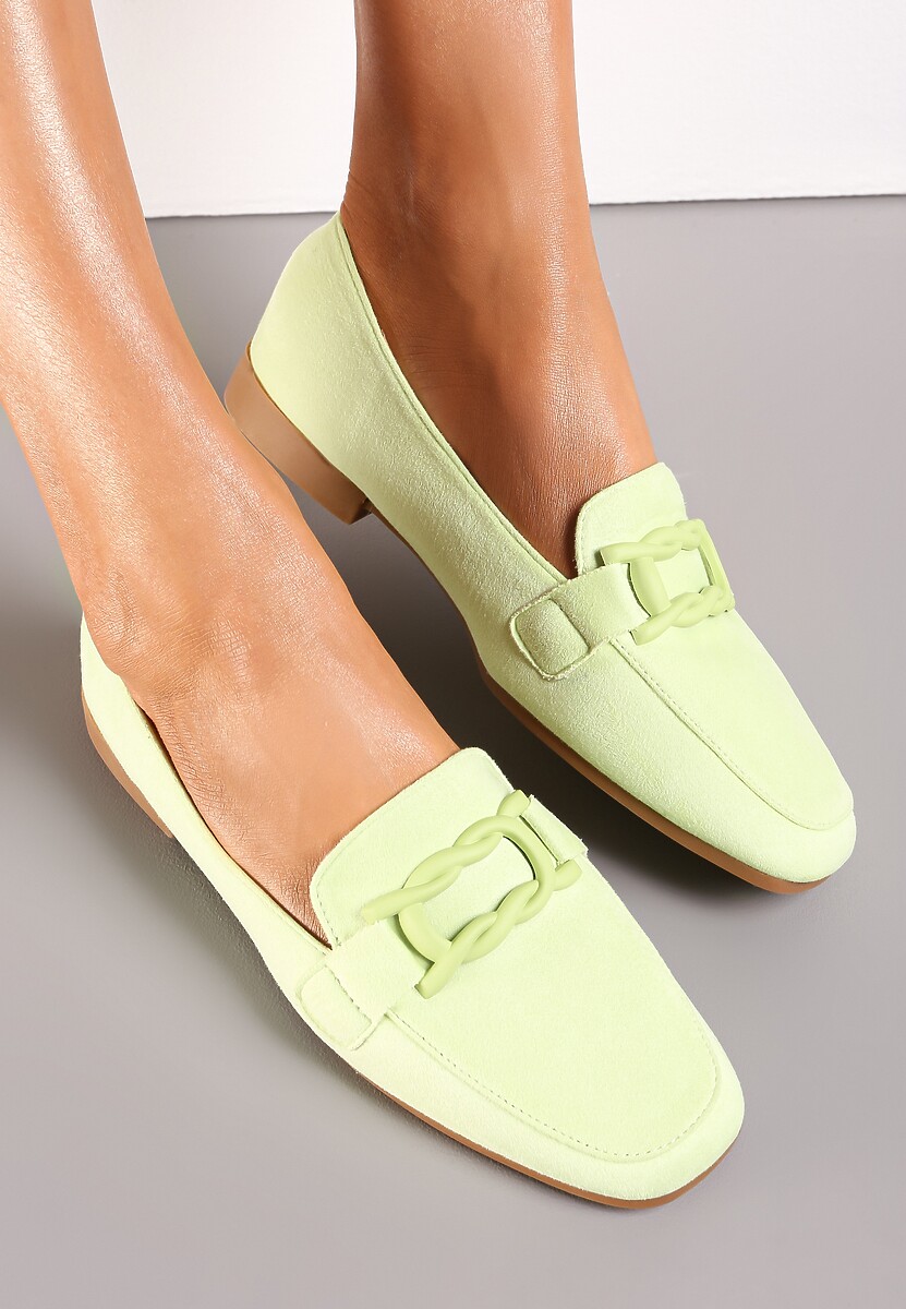 Zielone Mokasyny na Płaskim Obcasie z Kwadratowym Noskiem i Ozdobą Tethreah