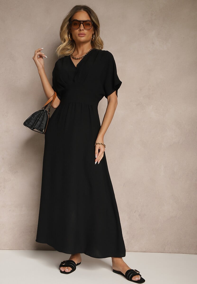 Czarna Sukienka o Rozkloszowanym Kroju z Gumką w Talii Iffine