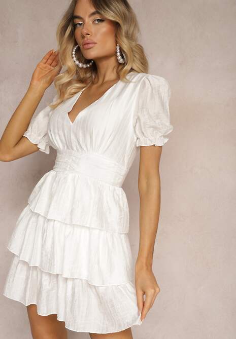 Biała Rozkloszowana Sukienka Ozdobnymi Falbankami i Bufiastymi Rękawami Felfea