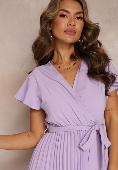 Fioletowa Koktajlowa Maxi Sukienka Ozdobiona Plisami z Trójkątnym Dekoltem i Wiązaniem w Talii Phoelia