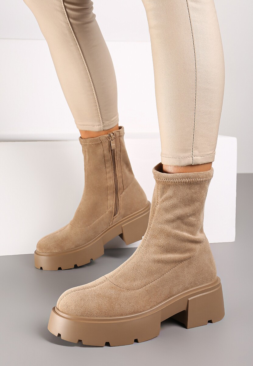 Czarne Botki na Platformie z Dopasowaną Cholewką Tinor