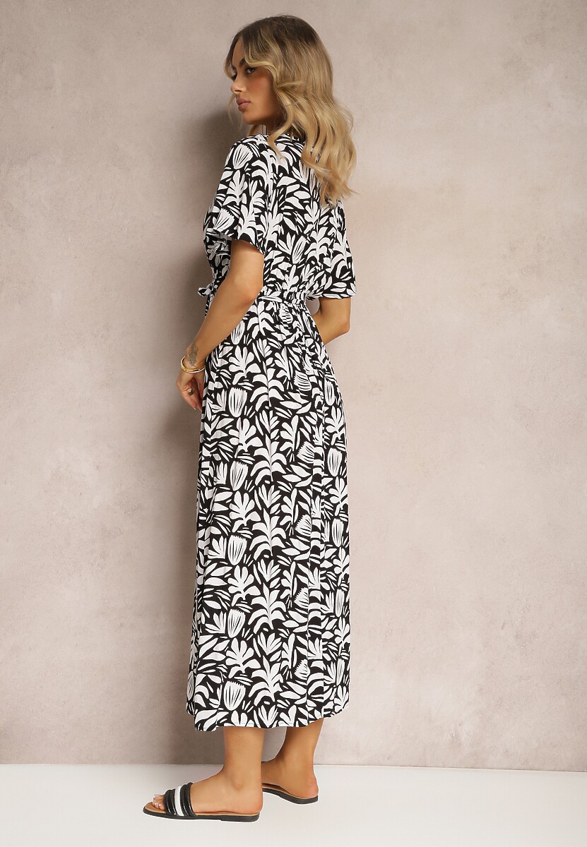 Czarno-Biała Wiskozowa Sukienka z Kopertowym Dekoltem z Gumką w Pasie i Materiałowym Dekoltem Gilemia