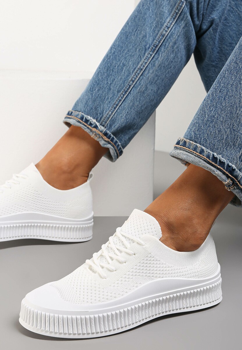 Beżowe Trampki z Siateczkową Cholewką i Tłoczoną Podeszwą Lalnai