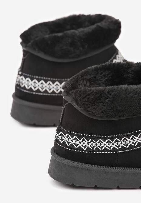 Czarne Rustykalne Śniegowce z Imitacji Zamszu z Haftem i Futerkiem Zetilda
