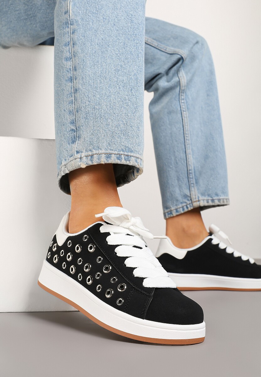 Beżowe Sneakersy z Ozdobnymi Nitami Feloriela