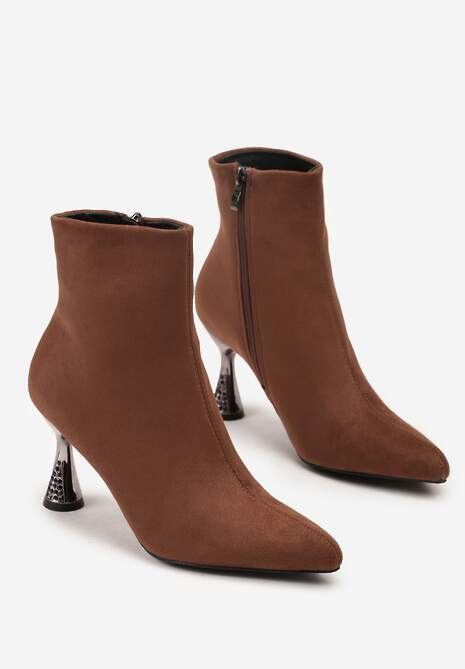 Brązowe Botki Vices z Noskiem w Szpic na Klepsydrowym Obcasie Cinella