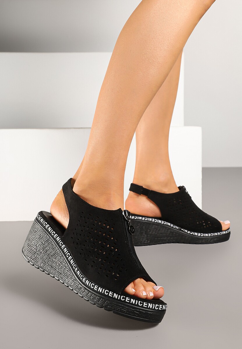 Czarne Sandały Vices na Koturnie z Ażurową Cholewką i Suwakiem Linalunea