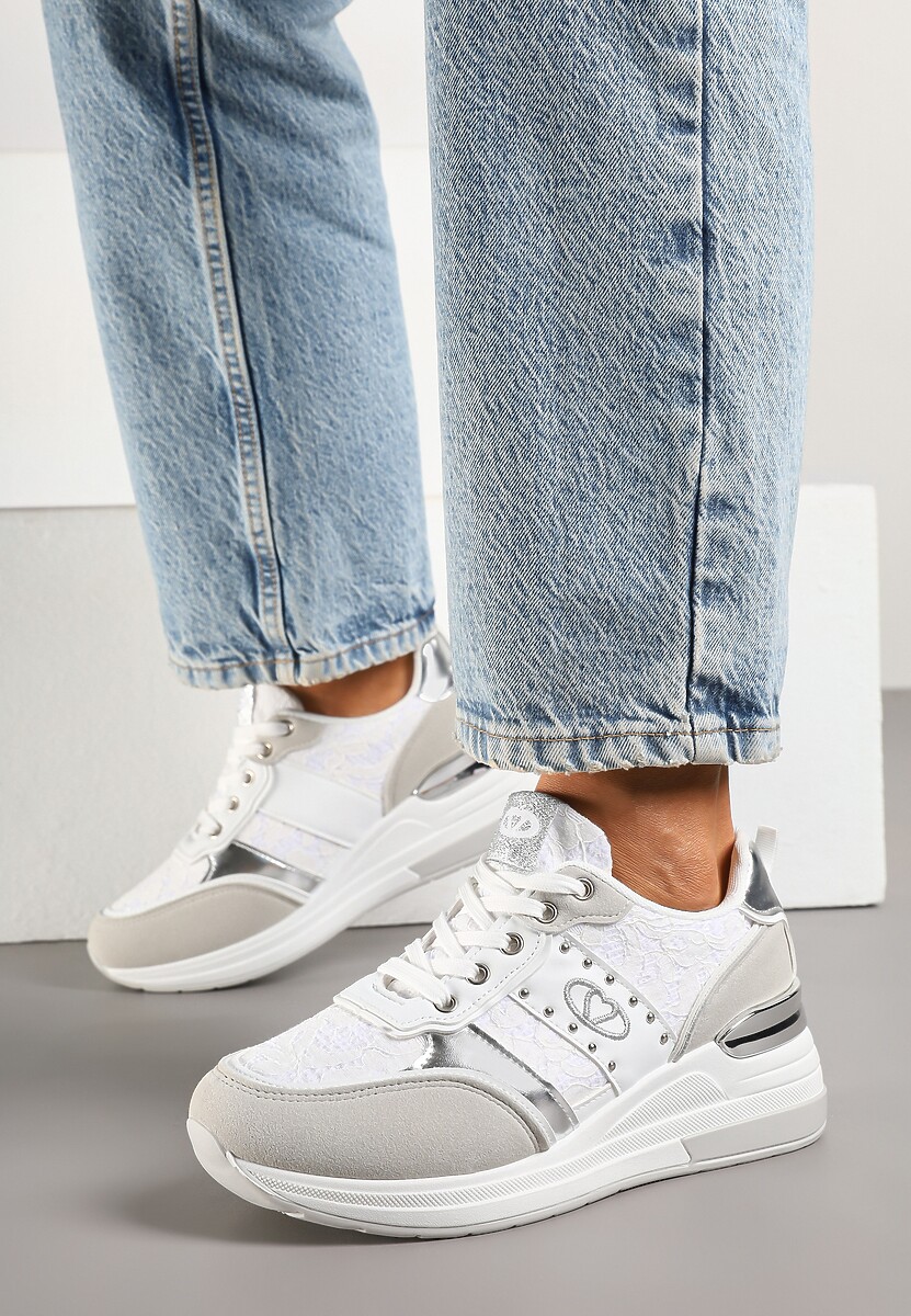 Białe Sneakersy na Ukrytym Koturnie z Koronką i Metalicznymi Wstawkami Edililia