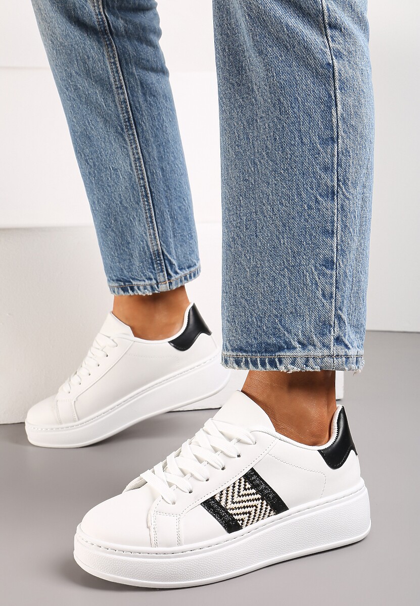 Biało-Czarne Sneakersy z Metaliczną Wstawką na Grubej Podeszwie z Ozdobną Taśmą z Brokatem Qinessa