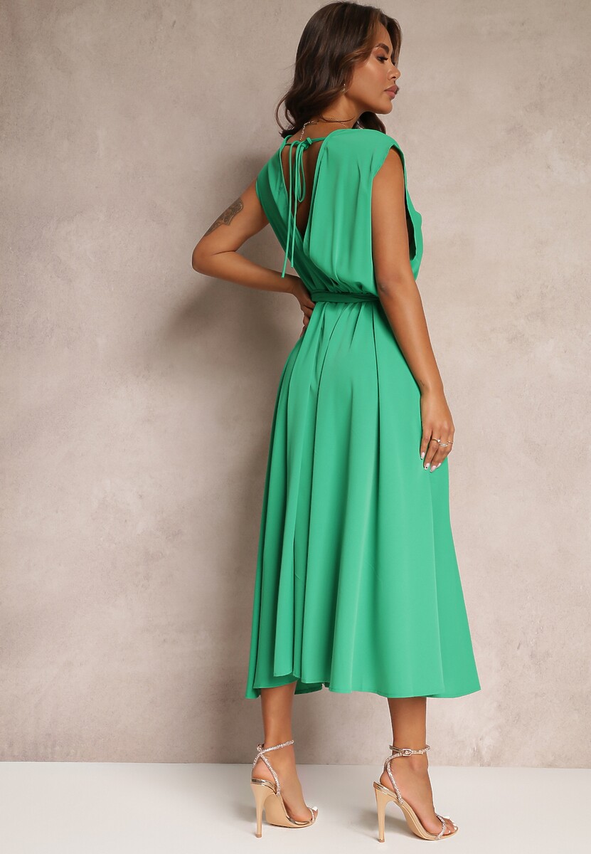 Zielona Rozkloszowana Sukienka Maxi z Kopertowym Dekoltem i Wiązanym Paskiem Hallona