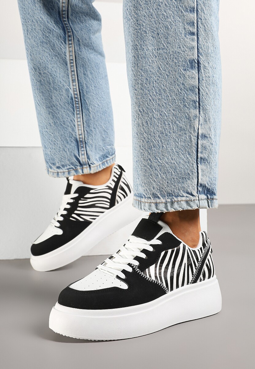 Czarno-Białe Sneakersy na Platformie z Perforacją na Nosku Ozdobione Wzorem w Zeberkę Senadaris