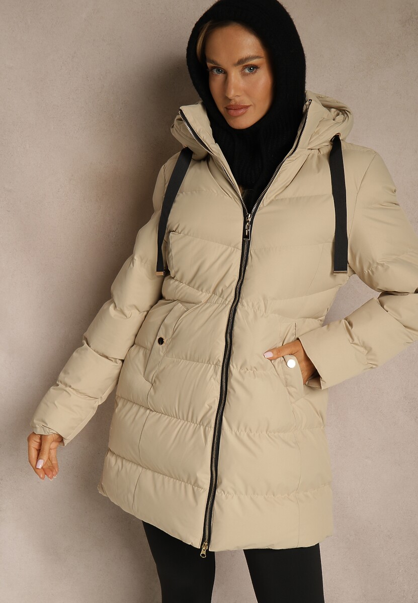 Czarna Kurtka Pikowana o Długim Kroju z Kapturem i Suwakiem Dwukierunkowym Naomira