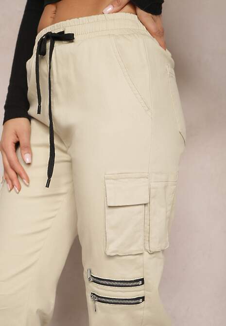 Jasnobeżowe Bawełniane Spodnie z Kieszeniami Cargo i Nogawkami Jogger Aniret