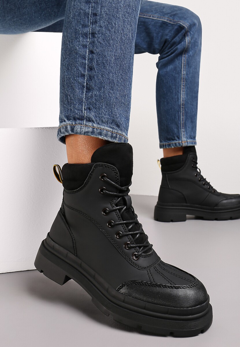 Czarne Traperki Desa