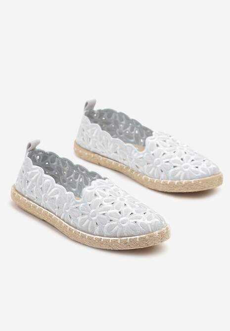 Jasnoniebieskie Plecione Espadryle Vices z Kwiatowym Motywem z Ażurowymi Wycięciami Honavia