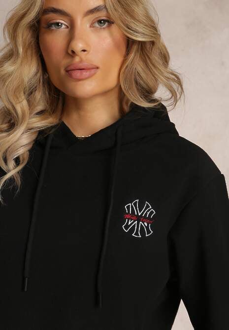 Czarna Bluza z Kapturem i Ozdobnym Haftem Gamalie