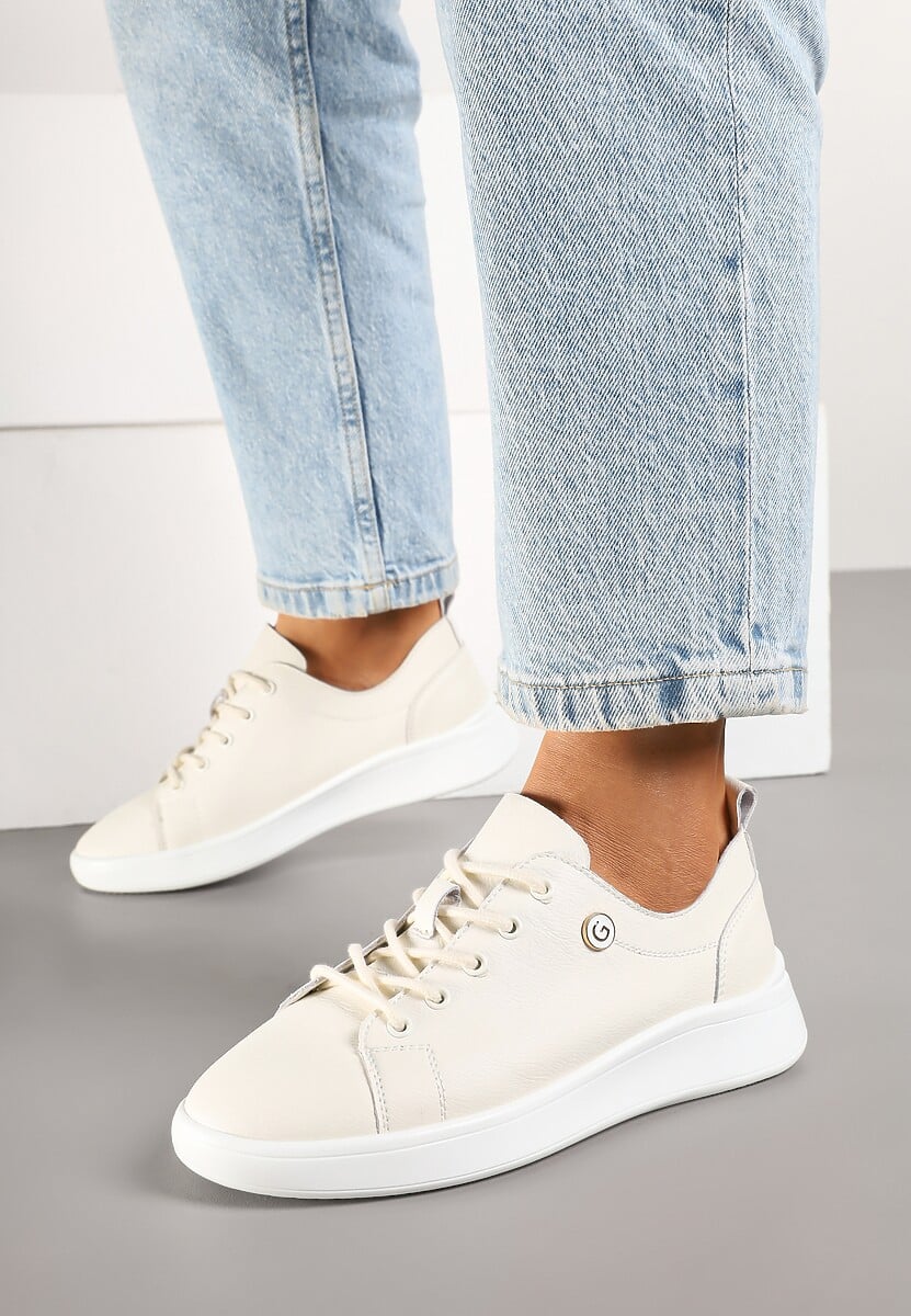 Beżowe Skórzane Sneakersy Zdobione Minimalistyczną Aplikacją Velotina