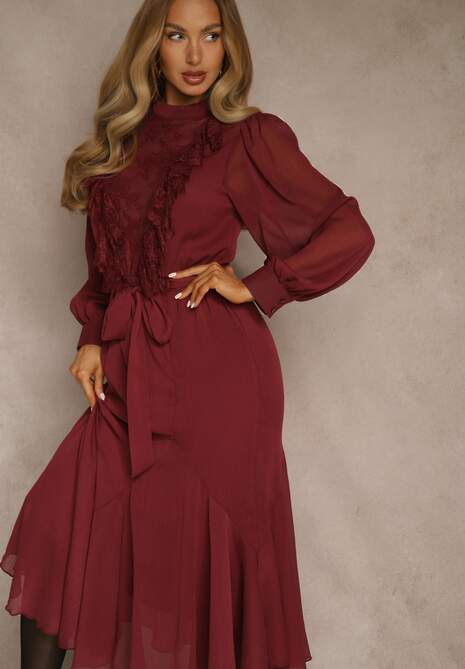 Bordowa Romantyczna Sukienka z Bufiastymi Rękawami i Falbanką z Koronki Sewmira