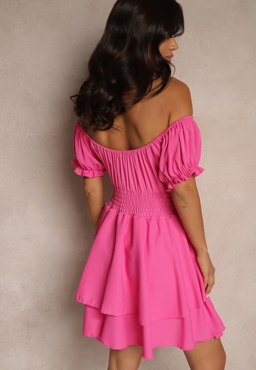 Fuksjowa Sukienka z Bawełną Ozdobiona Falbankami  i Bufkami Mavilare