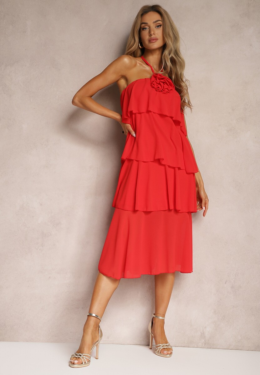 Czerwona Sukienka z Kwiatową Broszką Wykończona Falbanami i Wiązaniem na Szyi Tinashell