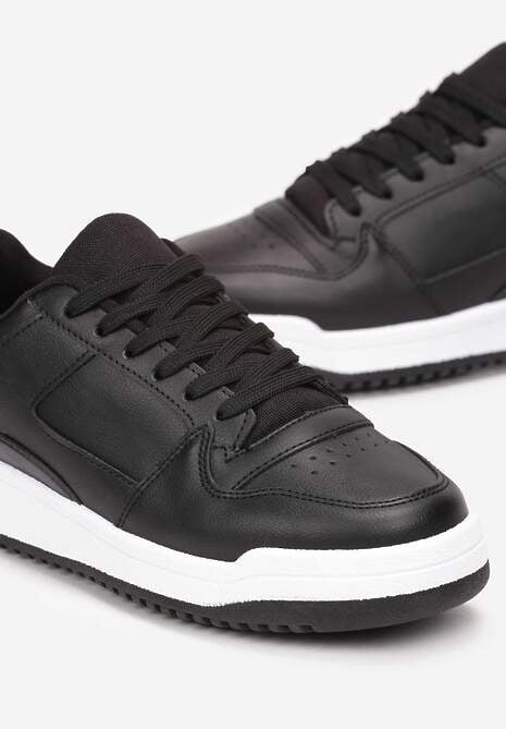 Czarne Sneakersy z Perforacją na Nosku i Wstawkami na Zapiętku Favisi