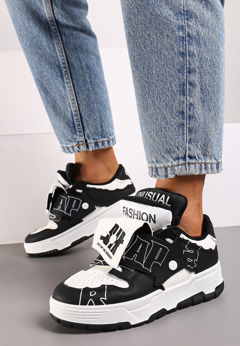 Czarno-Białe Sneakersy na Płaskiej Podeszwie Ozdobione Napisami Griefra