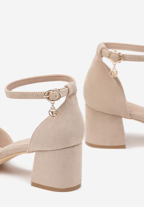 Ciemnobeżowe Czółenka Vices na Słupku ze Skórzaną Wkładką i Ozdobą przy Pasku Lilria