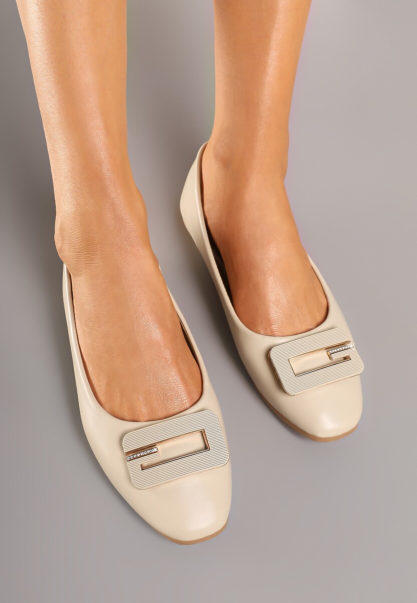 Beżowe Balerinki Ozdobione Geometryczną Aplikacją Tirenia