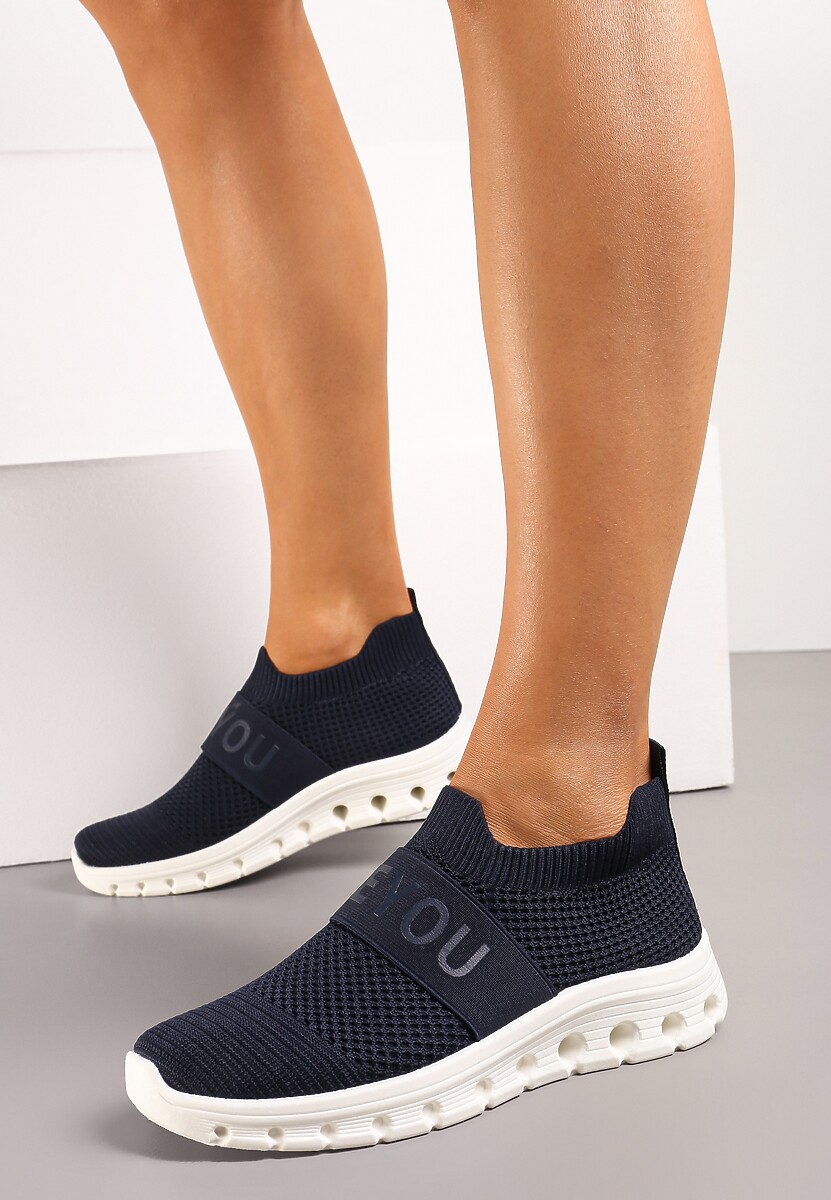 Granatowe Buty Sportowe z Napisem LOVE i Elastyczną Cholewką Alaissa