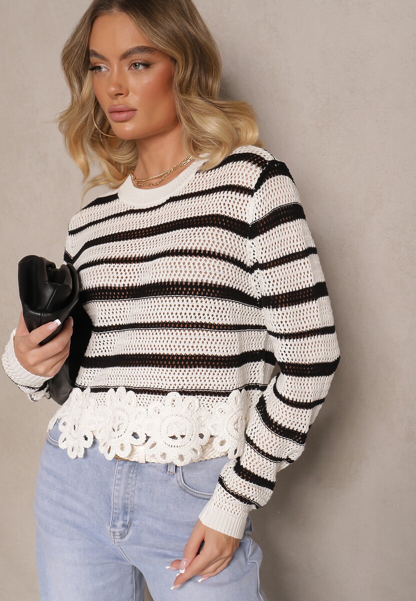 Biało-Czarny Krótki Sweter z Koronką i Ażurowym Wzorem Sovavia