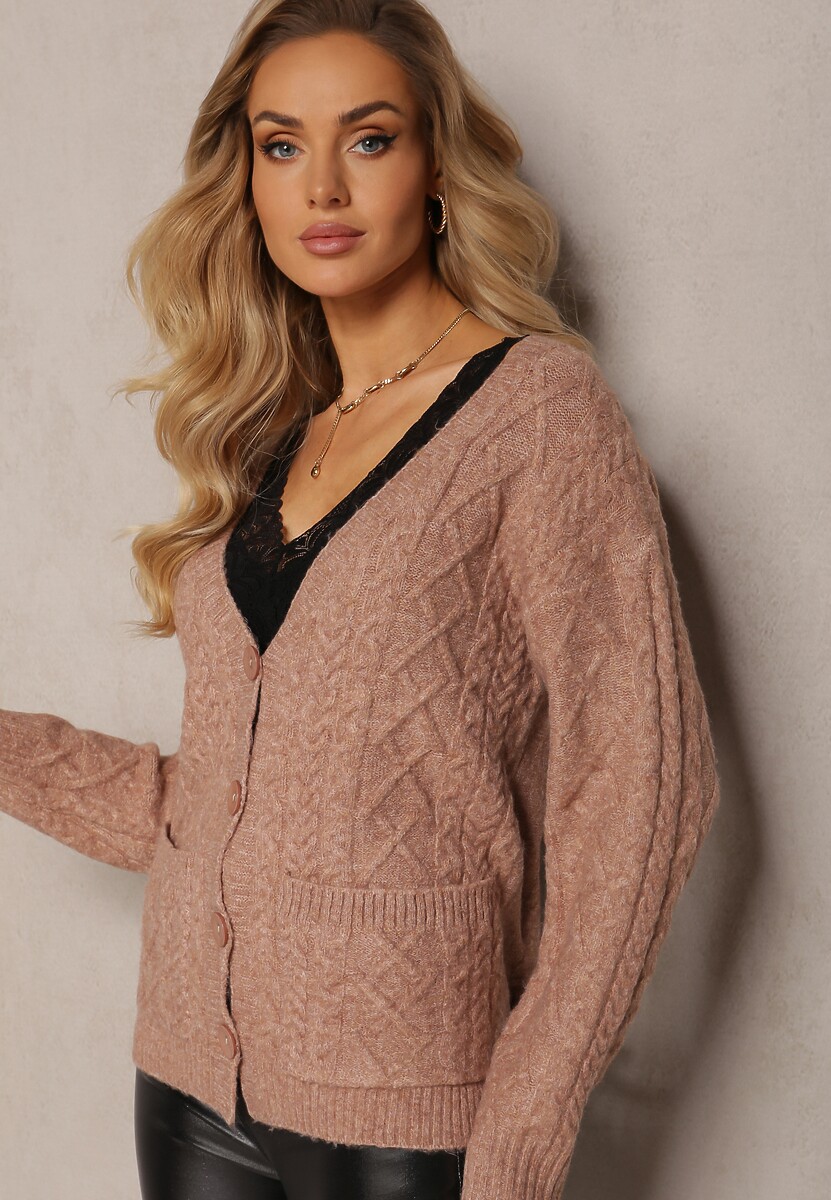 Jasnobeżowy Zapinany Kardigan z Trójkątnym Dekoltem i Warkoczykowy Splot Juessa