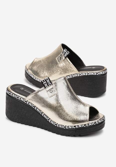 Złote Klapki na Koturnie z Otwartym Noskiem Kenara