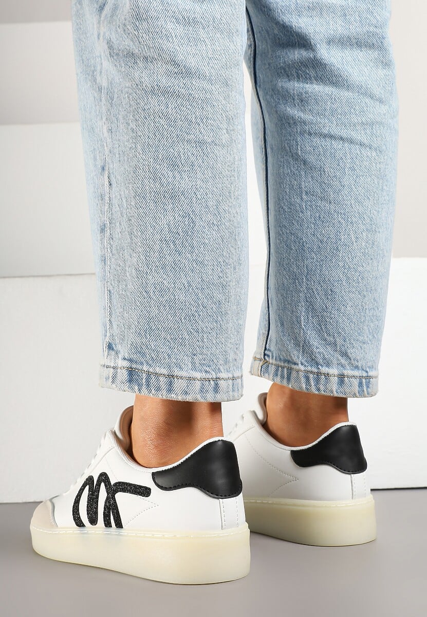 Białe Sneakersy Klasyczne Tenisówki z Abstrakcyjną Aplikacją Ailinne