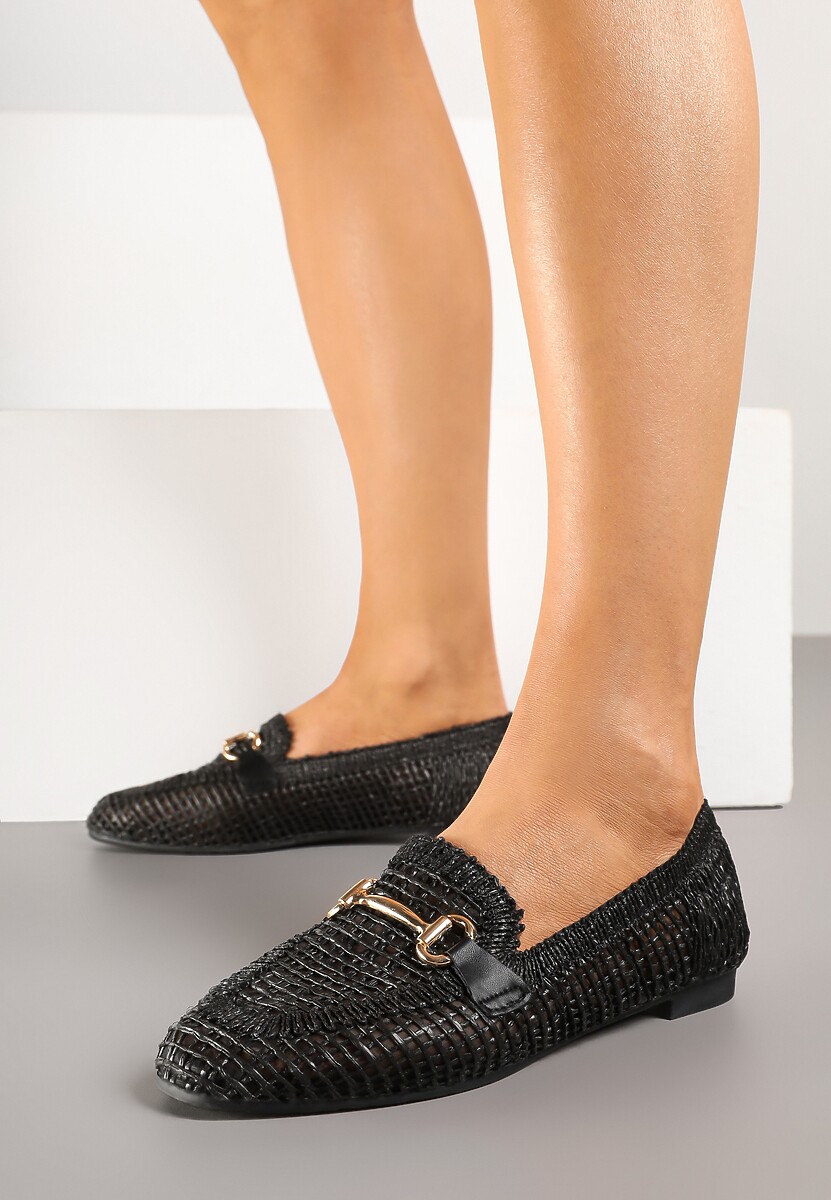 Czarne Mokasyny z Ażurową Cholewką i Klamerką Falionisa