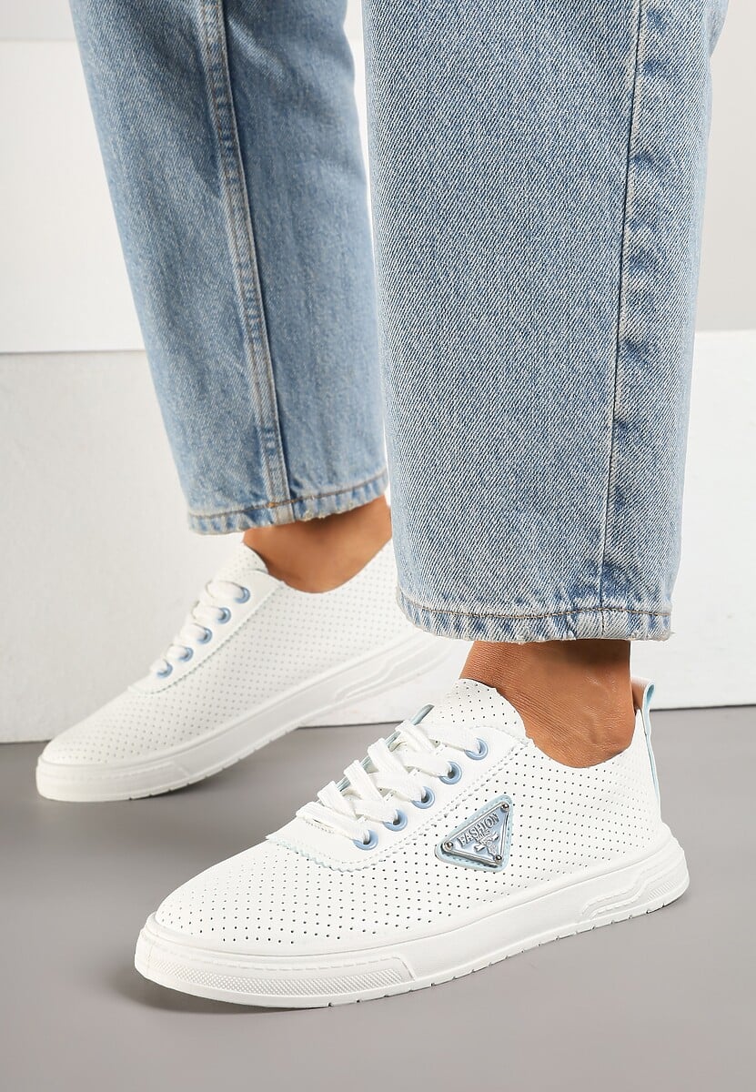 Biało-Niebieskie Tenisówki z Cholewką z Perforacją i Ozdobną Aplikacją Emmio