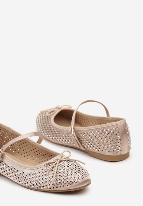 Złote Balerinki z Klamerką i Ażurową Cholewką Morakate