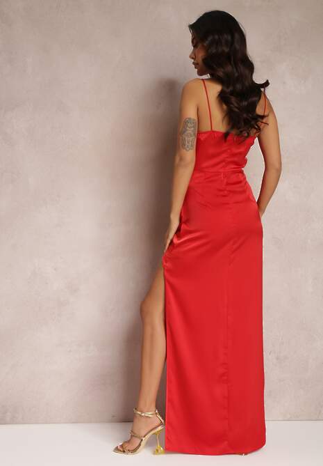Czerwona Satynowa Sukienka z Marszczeniem i Rozcięciem na Dole Zhemah