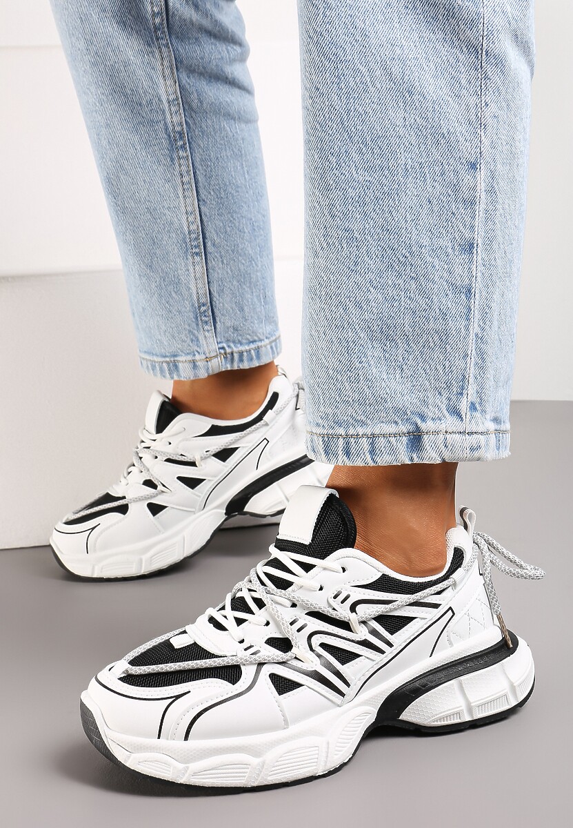 Biało-Czarne Sneakersy z Siateczką na Podeszwie z Wycięciami i Ozdobnym Wiązaniem Dorila