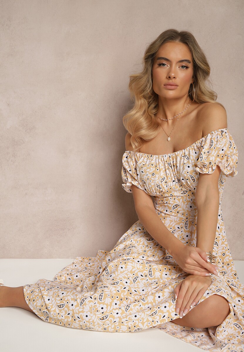 Czerwona Rozkloszowana Sukienka w Kwiatowy Print z Bawełną i Dekoltem Łódką z Bufkami Saniren