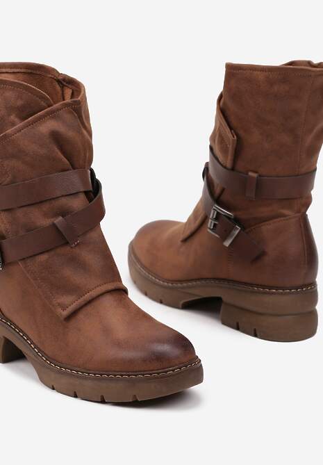 Brązowe Botki z Nieregularną Cholewką Zdobioną Paskami i Sprzączkami Zinbelle