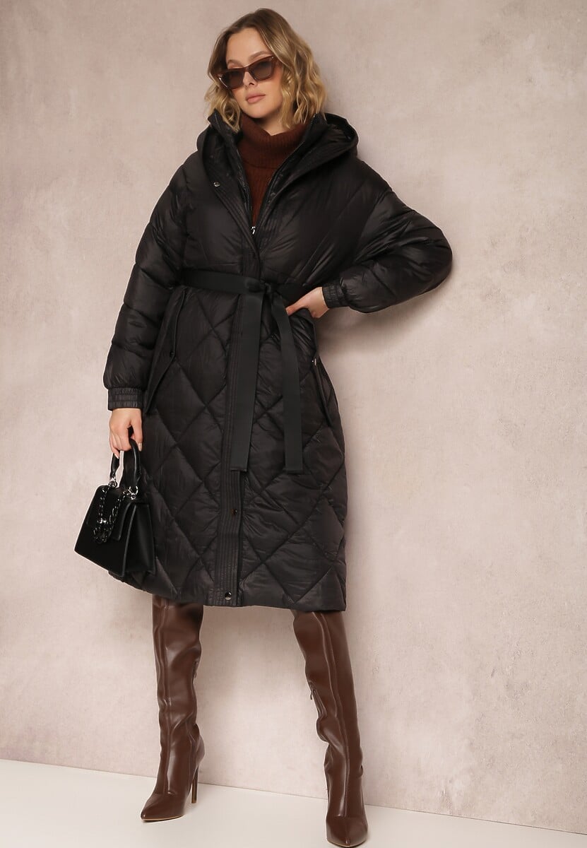 Czarna Kurtka za Kolano Pikowana z Wiązanym Paskiem Cealia