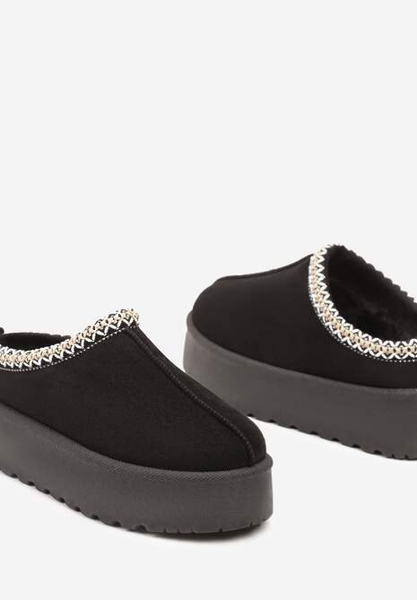 Czarne Śniegowce na Platformie z Niską Cholewką i Haftowanym Wzorem Zivilae